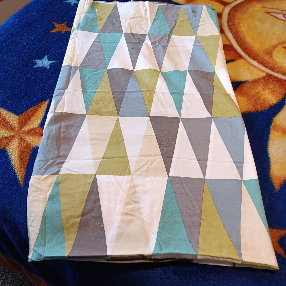 Geometric Triangle Cotton Bath Towel - Blue, Green, Gray, White